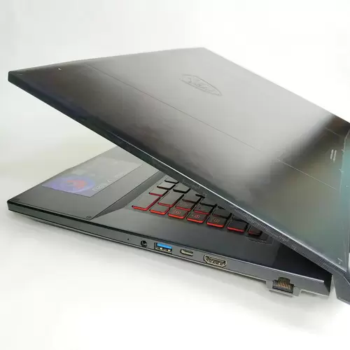 Ноутбук MSI Katana 17 B12UCR-822RU